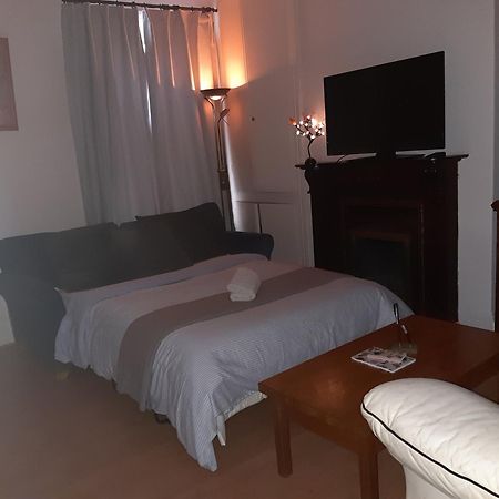 Phoenix Nights Guest House 巴罗弗内斯 外观 照片