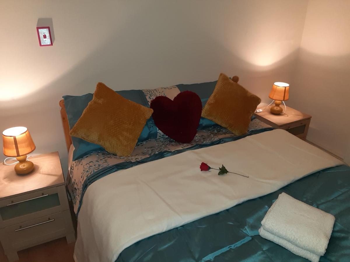 Phoenix Nights Guest House 巴罗弗内斯 外观 照片
