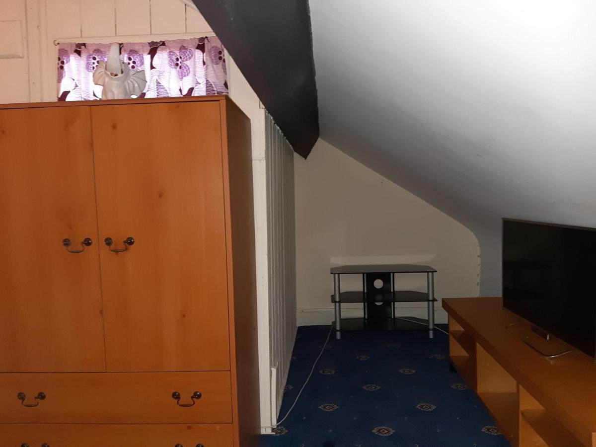 Phoenix Nights Guest House 巴罗弗内斯 外观 照片
