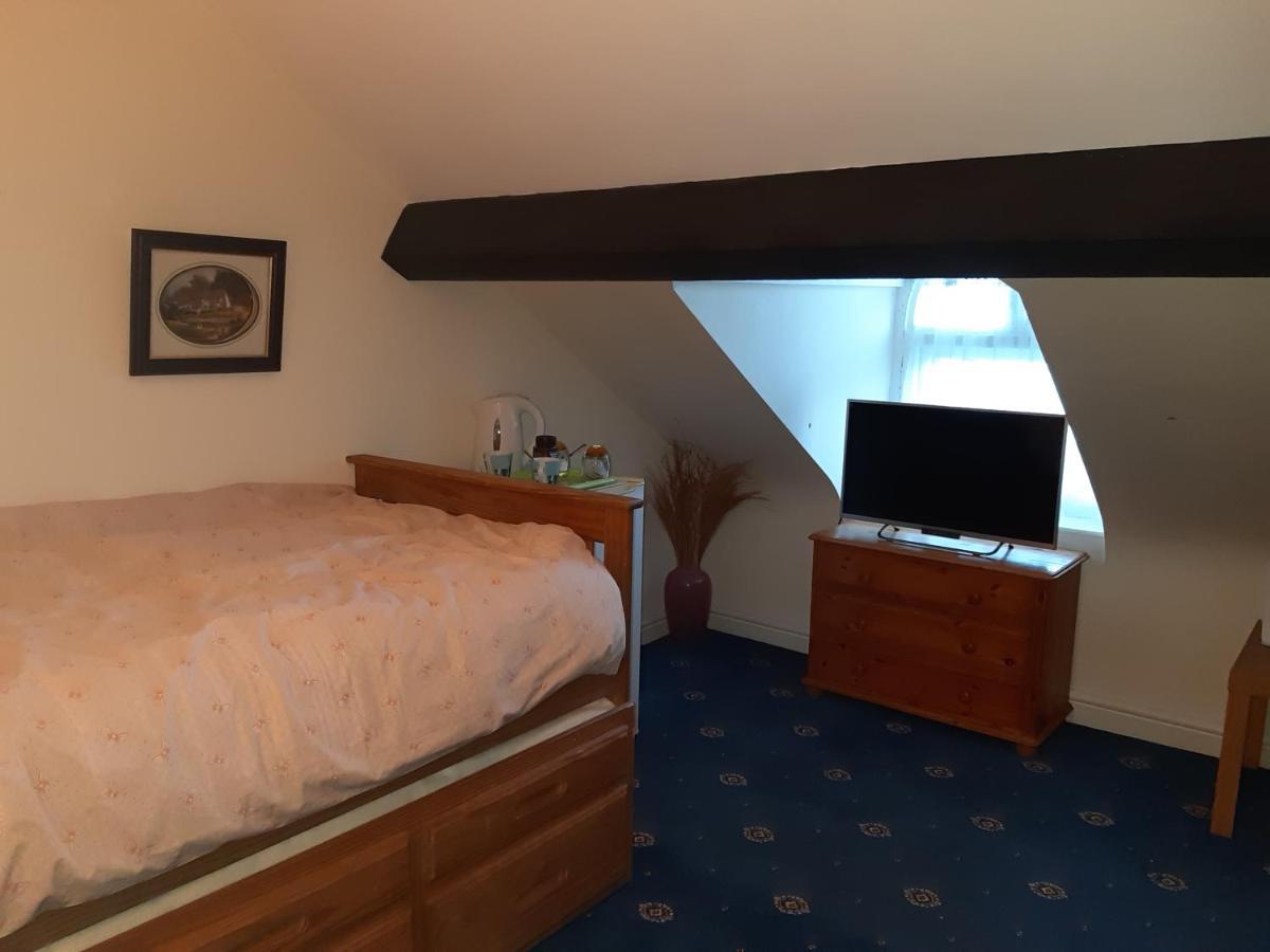 Phoenix Nights Guest House 巴罗弗内斯 外观 照片