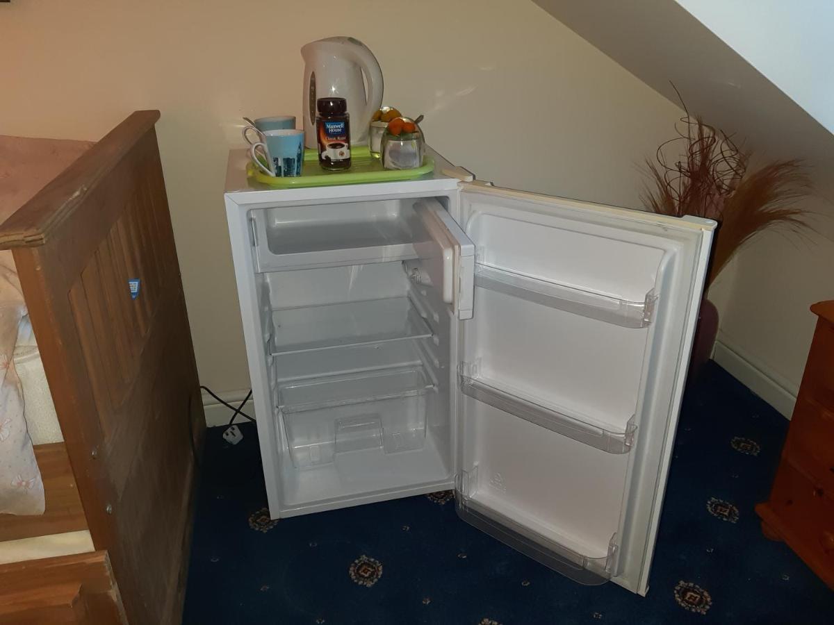 Phoenix Nights Guest House 巴罗弗内斯 外观 照片