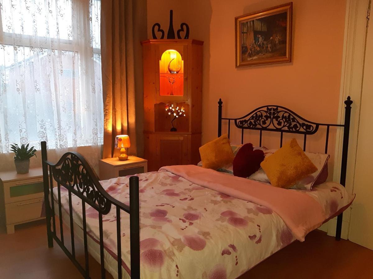 Phoenix Nights Guest House 巴罗弗内斯 外观 照片