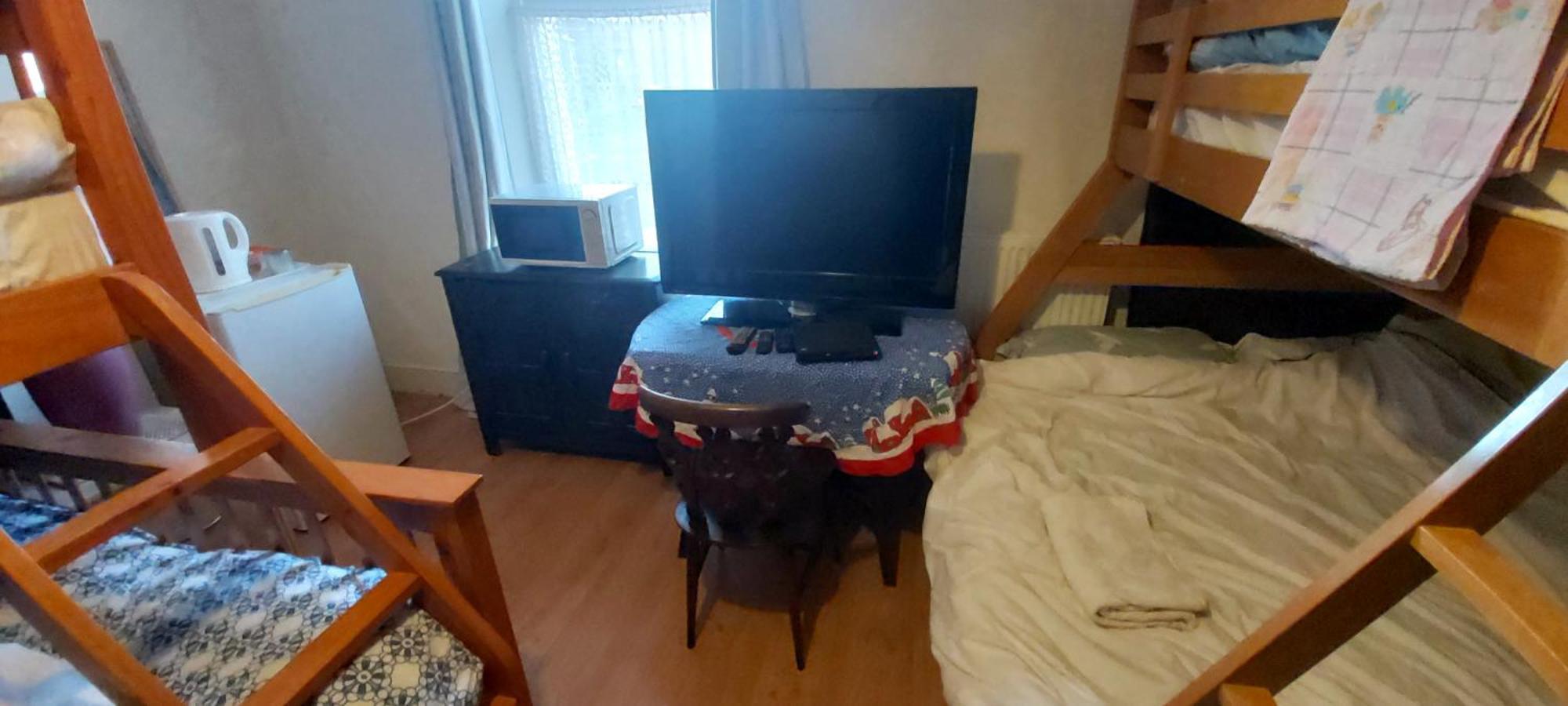Phoenix Nights Guest House 巴罗弗内斯 外观 照片