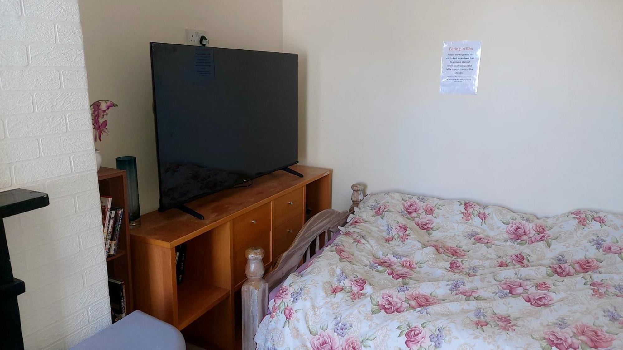 Phoenix Nights Guest House 巴罗弗内斯 外观 照片