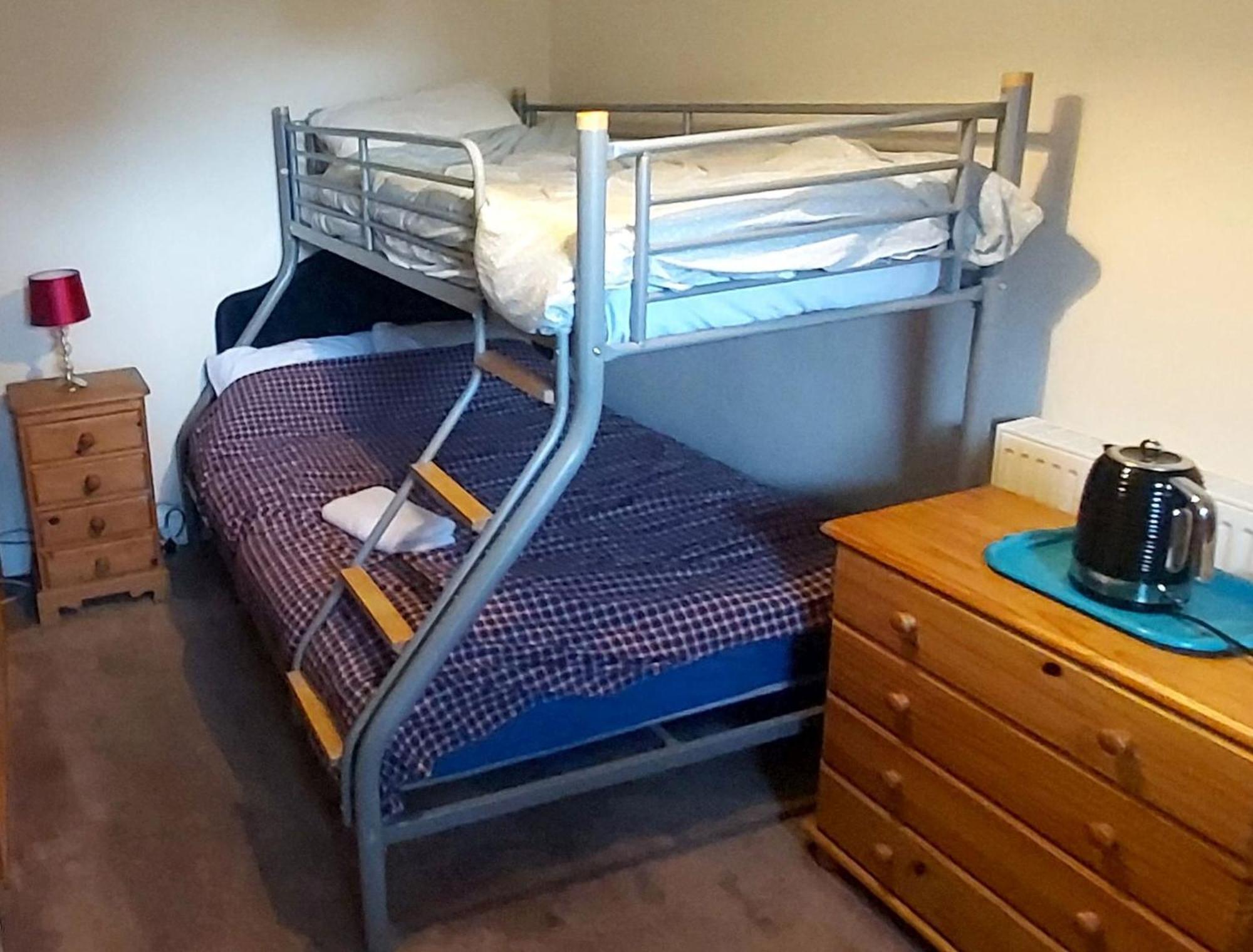 Phoenix Nights Guest House 巴罗弗内斯 外观 照片
